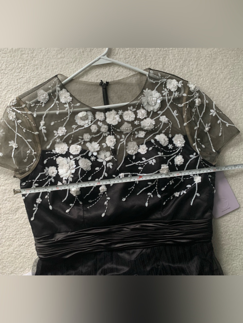 Elegant JS Collections Black and White Floral Gown size 16- brand new - Picture 7 of 7